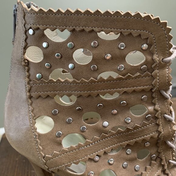 Stuart Weitzman Dove Leather Silver Studded Lace Up Open Toe Booties 7.5M - Picture 4 of 12